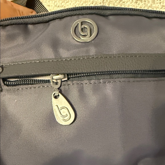 Baggallini black Small Crossbody Bag - Picture 4 of 8